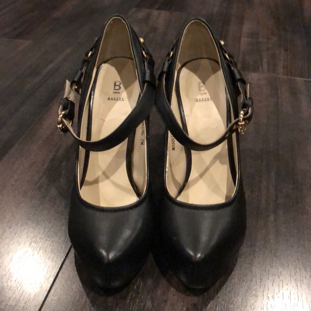 Black heels - Picture 2 of 7